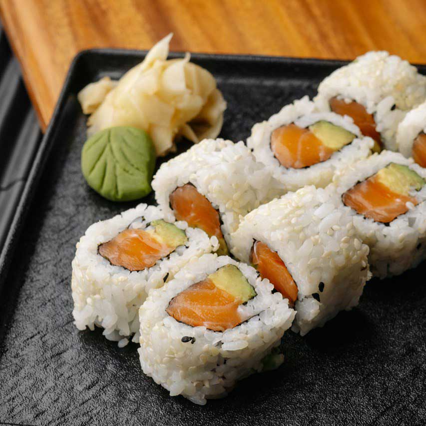 Salmon avo maki